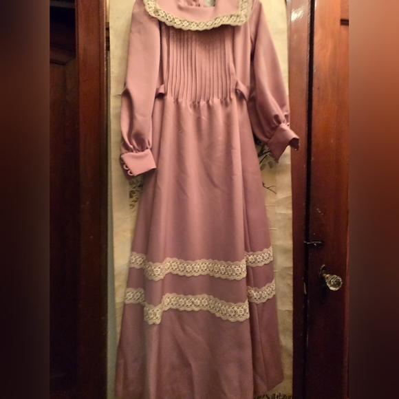 Vintage Vogue Couturier Design Lace-Trim Maxi Dress – Mauve Pink - Picture 9 of 9